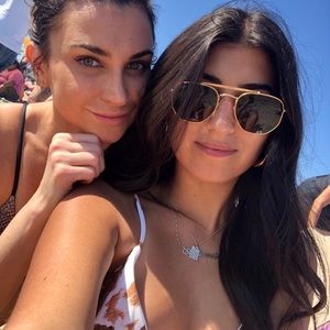 Meet your Posher, Ari